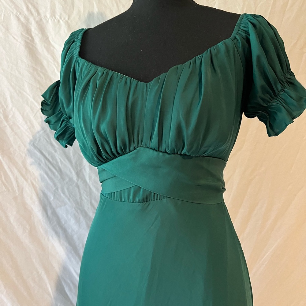 Selfie Leslie Green Off-Shoulder Dress